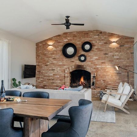 Embracing Evandale Exterior photo